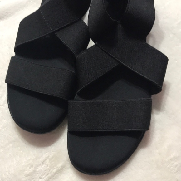 Memory foam black sandals size 8.5 women’s - Picture 5 of 6